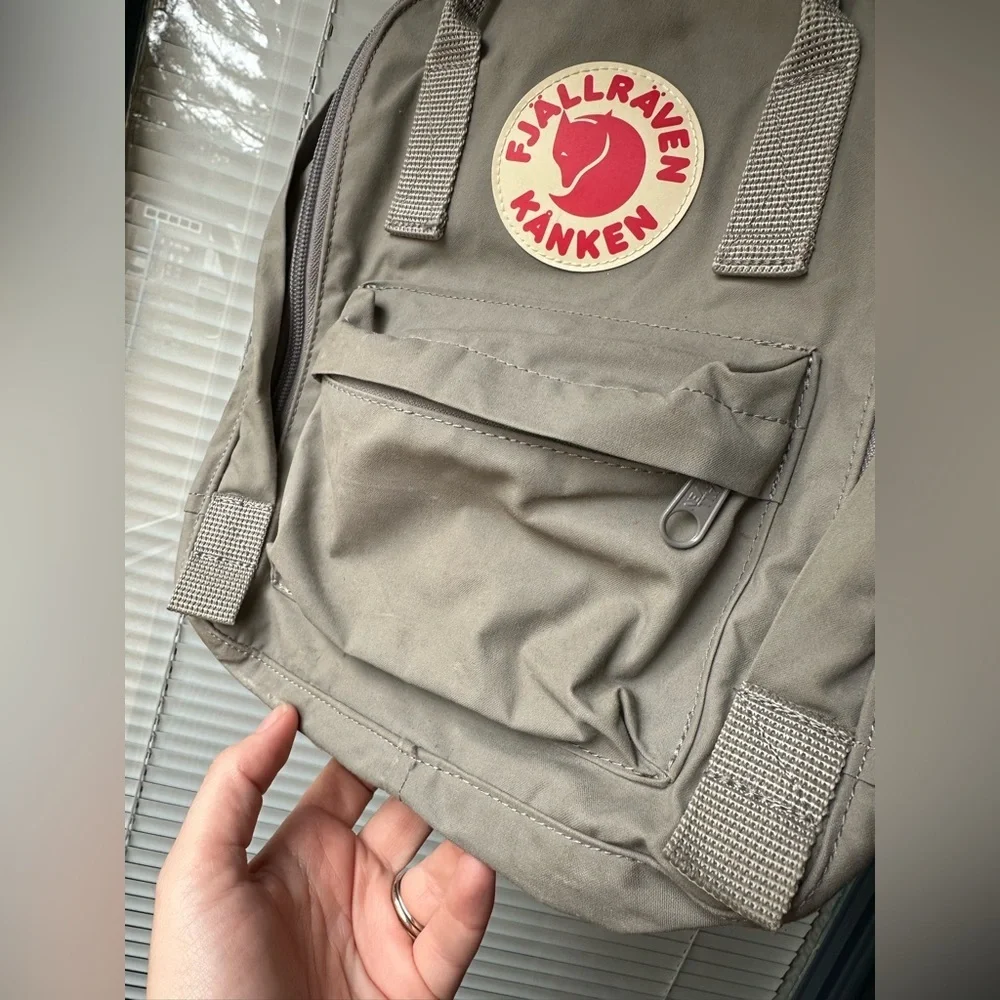 KÅNKEN MINI EVERYDAY OUTDOOR backpack gray